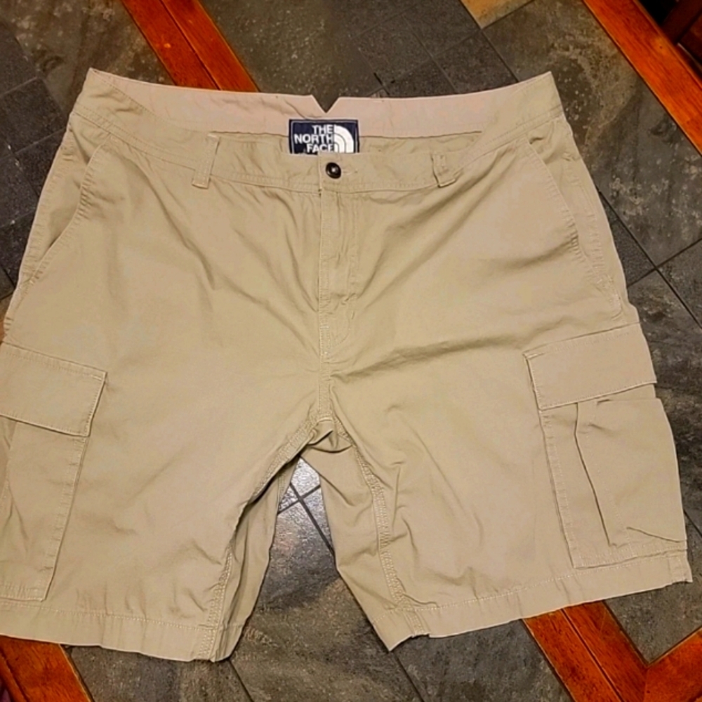 North Face Synkros Cotton Lightweight Cargo Shorts Tan Size‎ 40